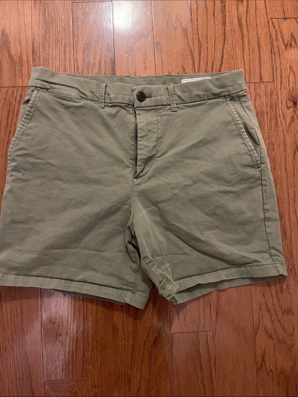 Gap 6” Green Chino Shorts
